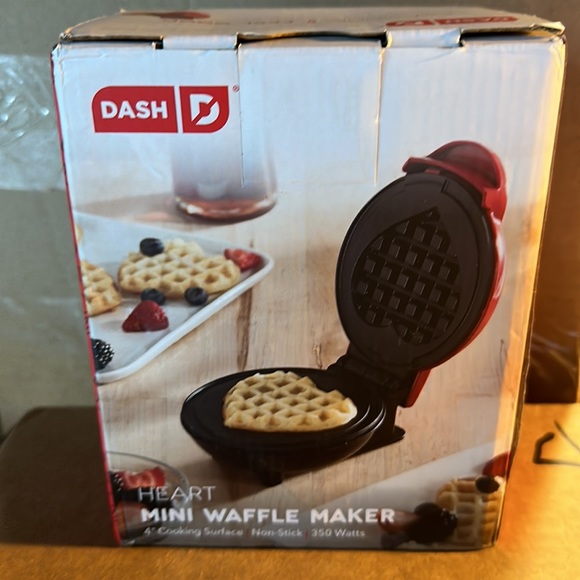 Mini Waffle Maker Heart New - Picture 2 of 2